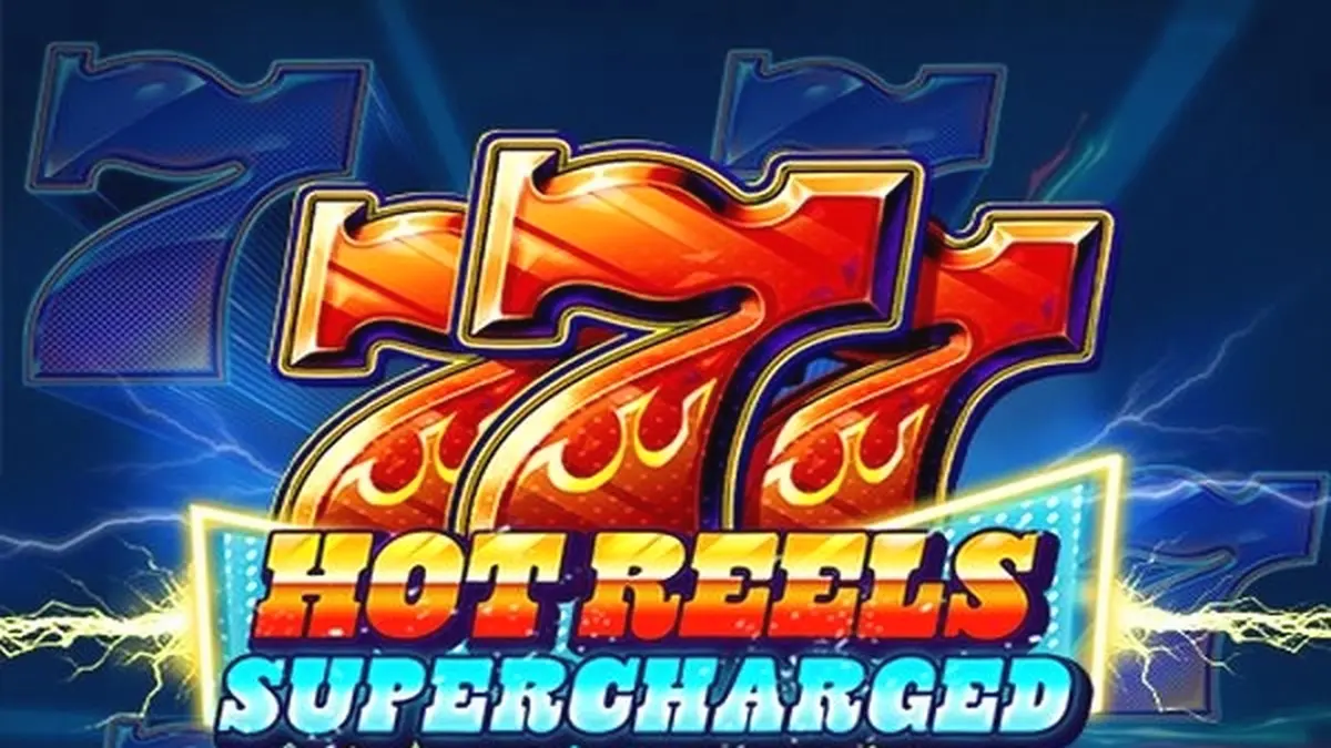 Tampilan antarmuka slot 777 Hot Reels: Supercharged dengan simbol buah klasik.